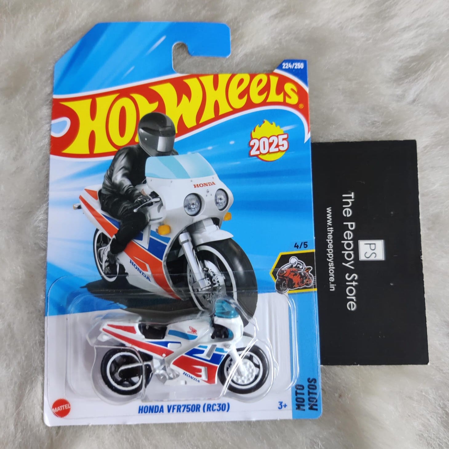 Hot Wheels 2025 L and M Case Vehicle Exclusive Collection - Honda VFR750R (RC30)