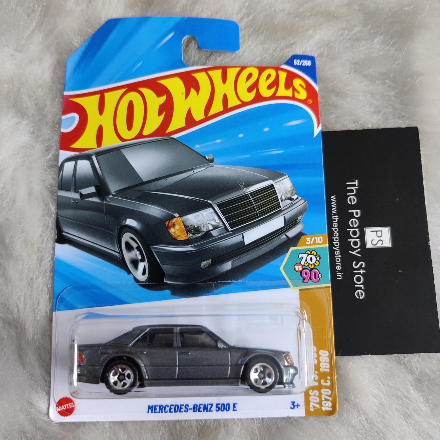 Hot Wheels 2025 L and M Case Vehicle Exclusive Collection - Mercedes-Benz 500 E