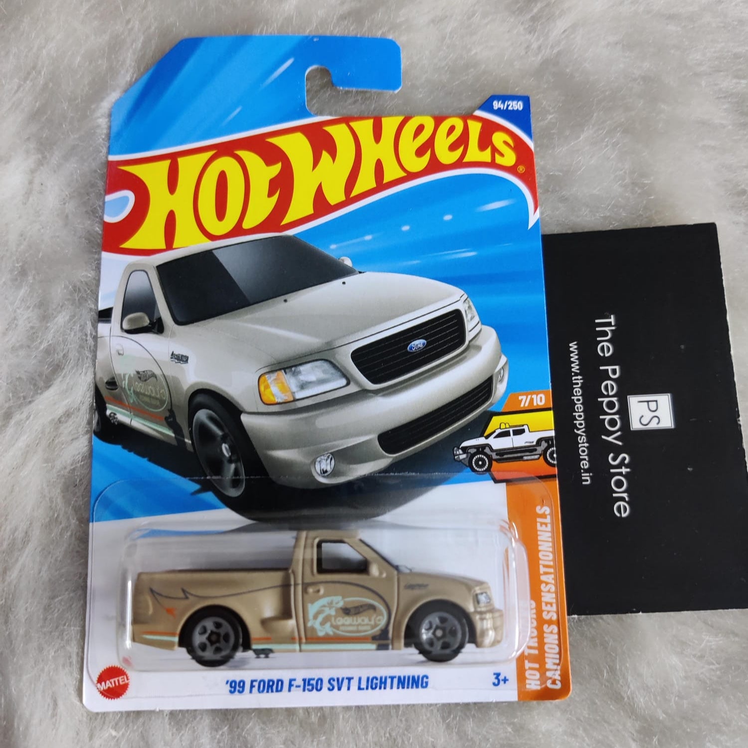 Hot Wheels 2025 L and M Case Vehicle Exclusive Collection - '99 Ford F-150 SVT Lightning