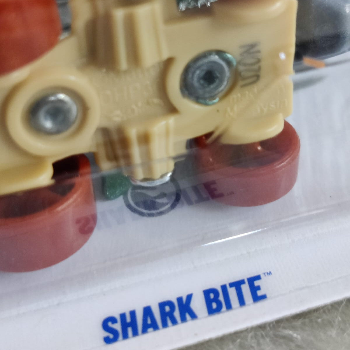 Hot Wheels 2025 L and M Case Vehicle Exclusive Collection - Treasure Hunt Shark Bite