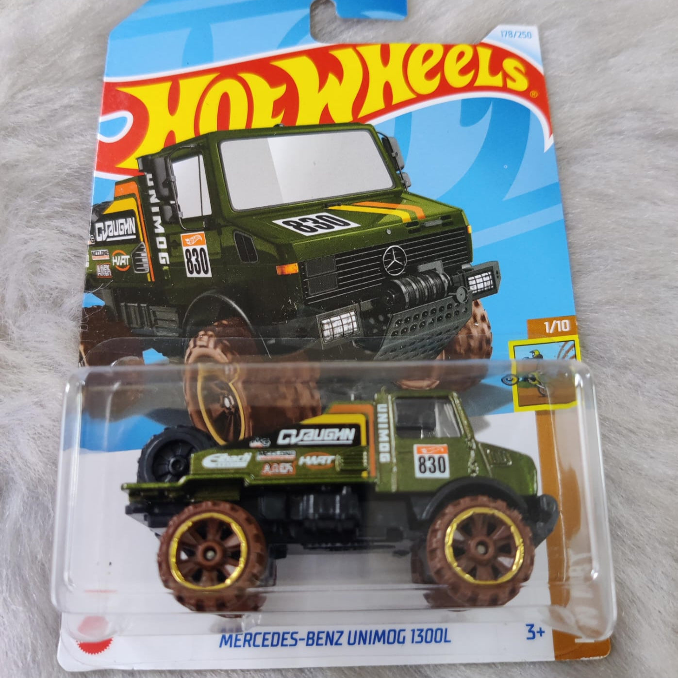 Hot Wheels Imported Rare Vehicle Collection - Mercedes- Benz Unimog 1300L