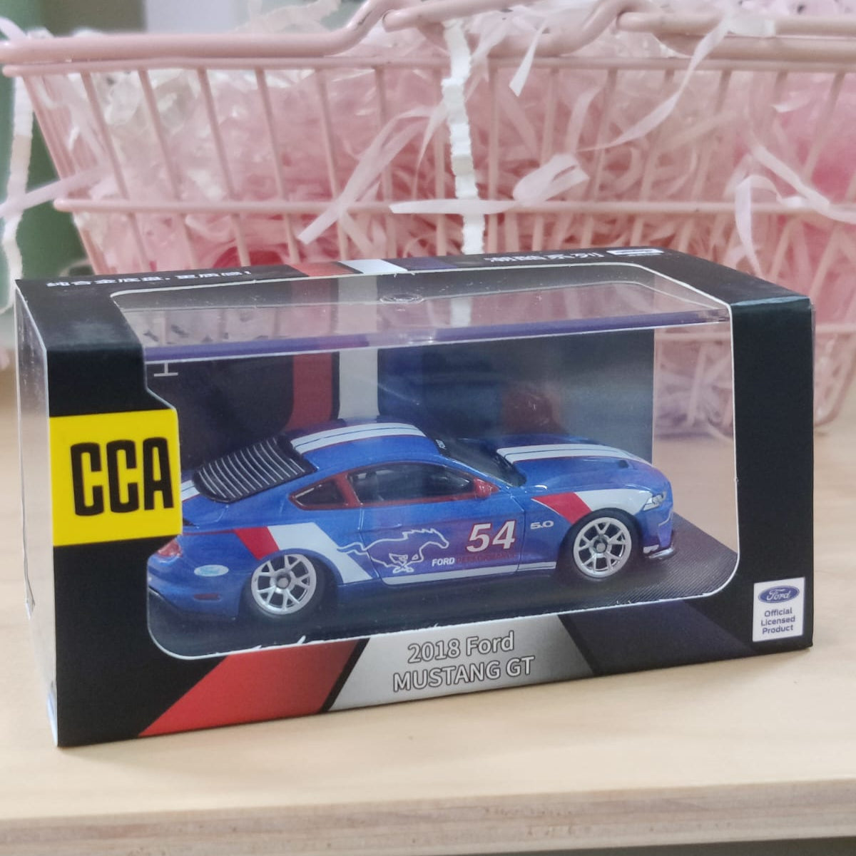 Scale 1 :64 CCA 2018 Ford Mustang GT Model Car With Acrylic Case