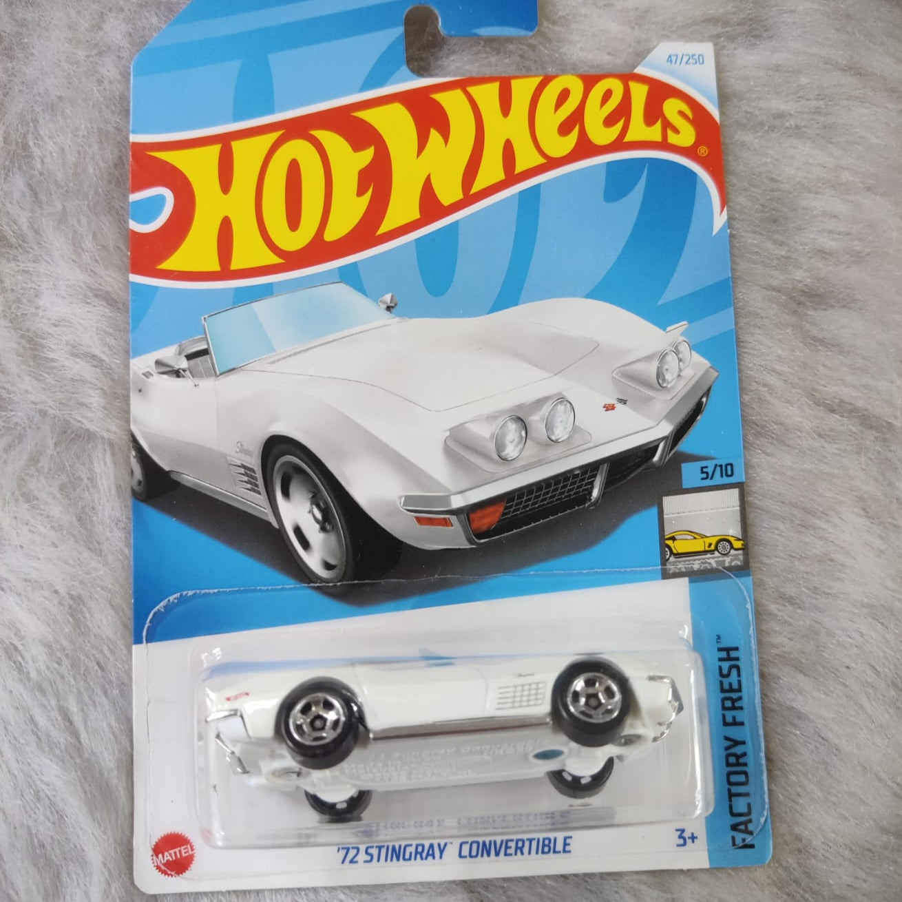 Hot Wheels Imported Rare Vehicle Collection - C Case -  '72 Stingray Convertible