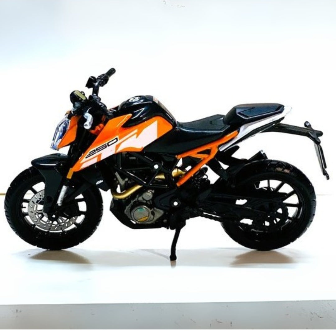 Bburago - 1 : 18 Diecast Scale Model -  Official Licensed Product - KTM 250 Duke