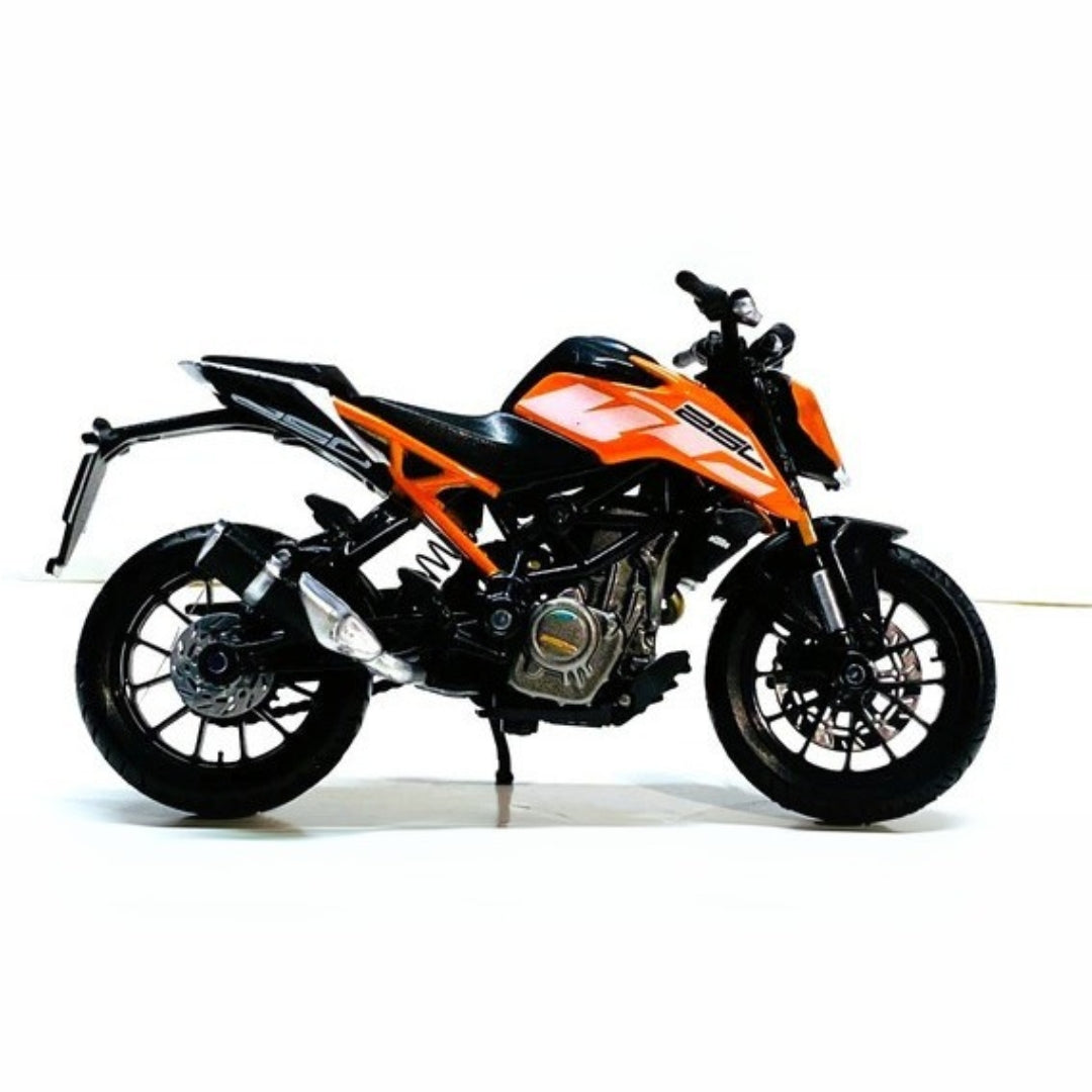 Bburago - 1 : 18 Diecast Scale Model -  Official Licensed Product - KTM 250 Duke