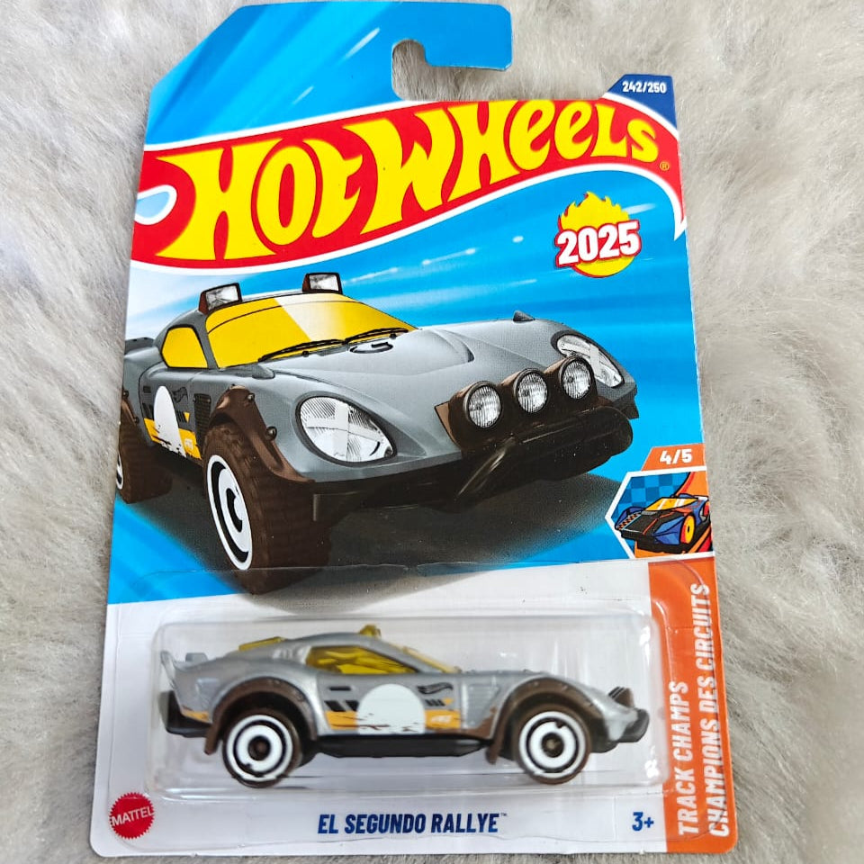 Hot Wheels P Case Vehicle Collection - El Segundo Rallye