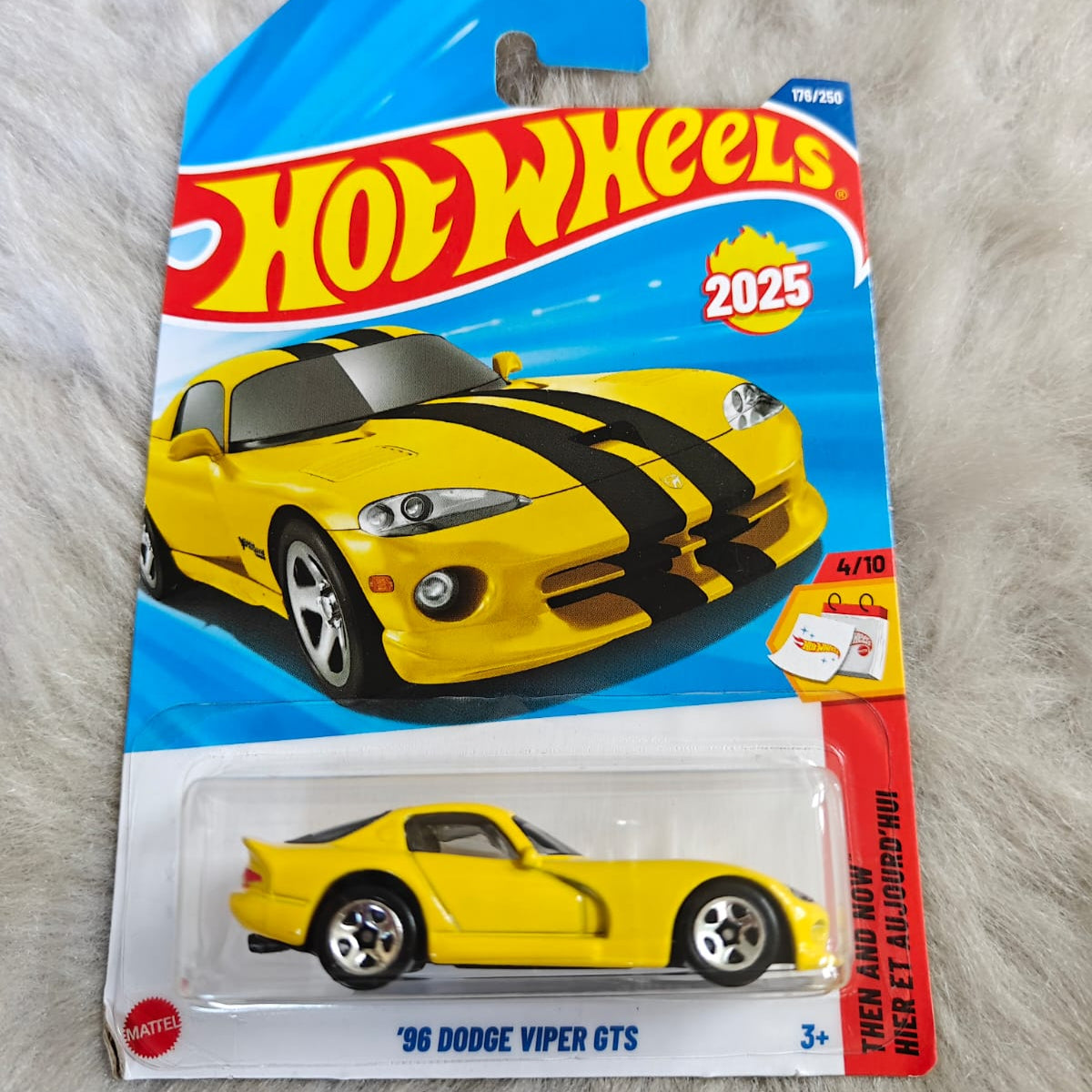 Hot Wheels P Case Vehicle Collection - '96 Dodge Viper GTS