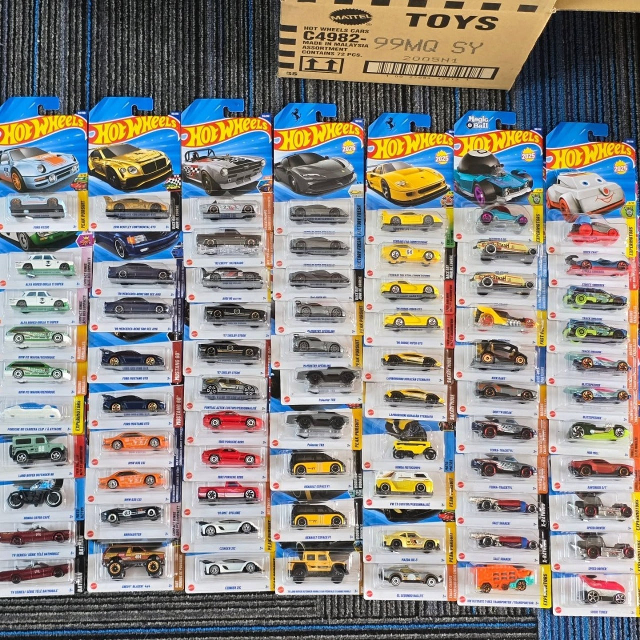 Hot Wheels Q Case 2025 - Box of 72 cars  ( NO - COD on this product )