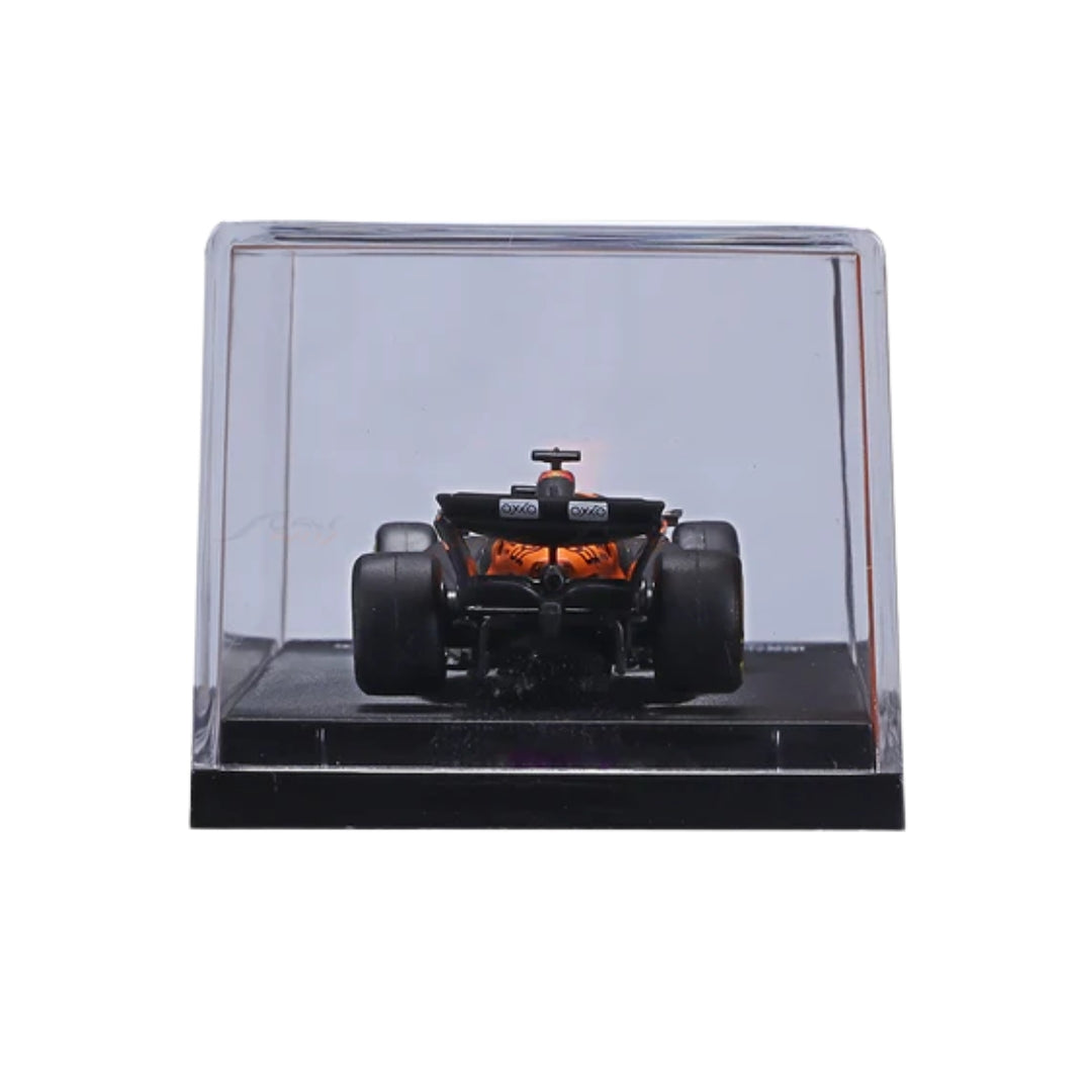 Official Bburago 2025 McLaren MCL39 Australia GP 81 Oscar Piastri - Scale 1 : 64 Diecast Scale Model