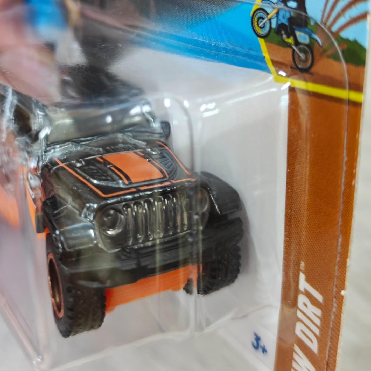 Hot Wheels Imported.2025 F case Super Treasure Hunt '20 Jeep Gladiator with Protector - No COD Available on this Product