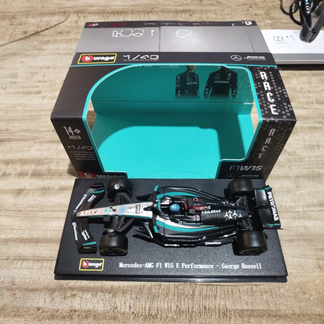 Bburago - 1/43 Scale Model - Mercedes-AMG Petronas F1 W15 E Performance  #63 George Russell