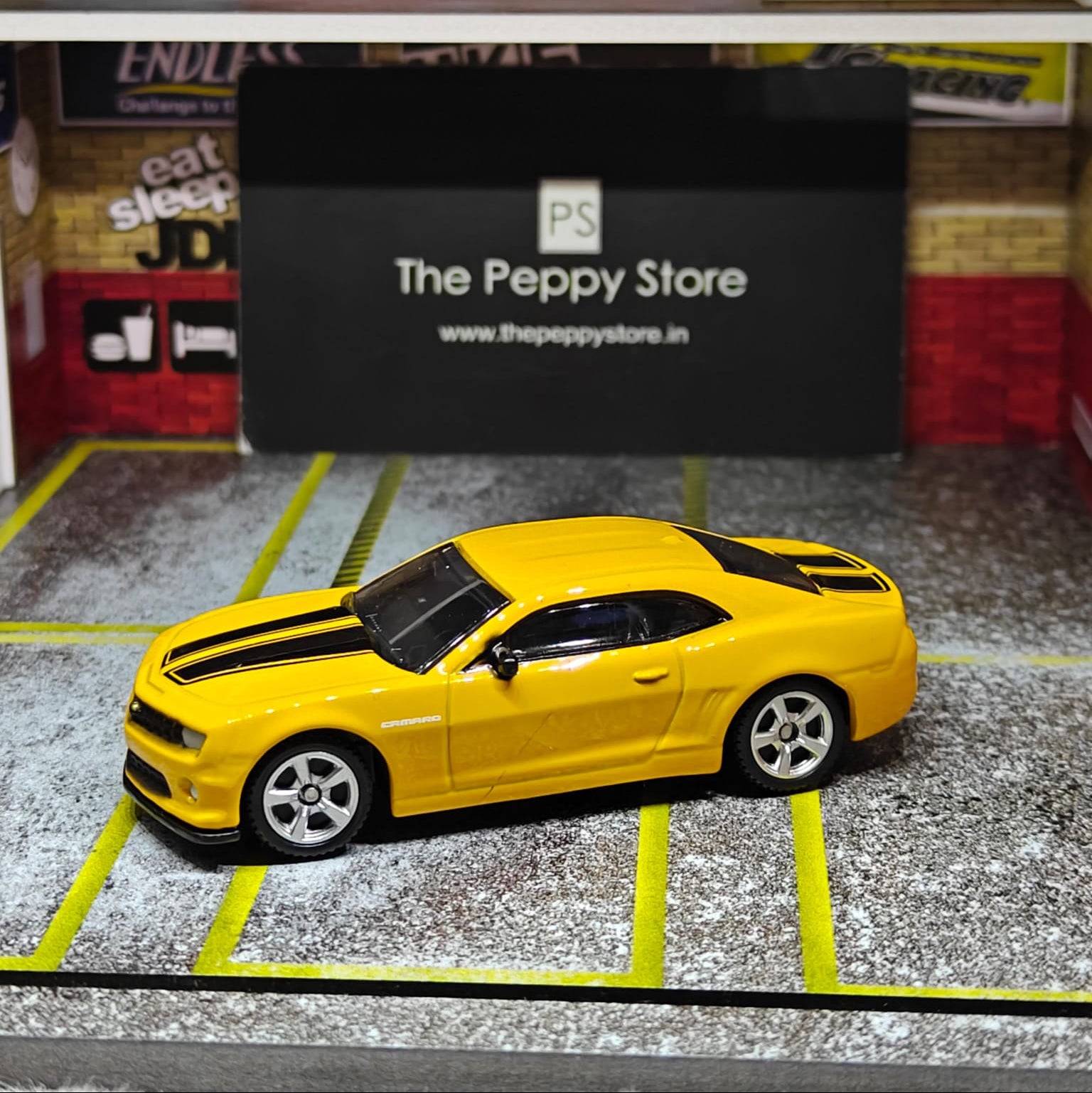 Scale 1 : 64 CCA 2013 Chevrolet Camaro SS Diecast Metal Model Car