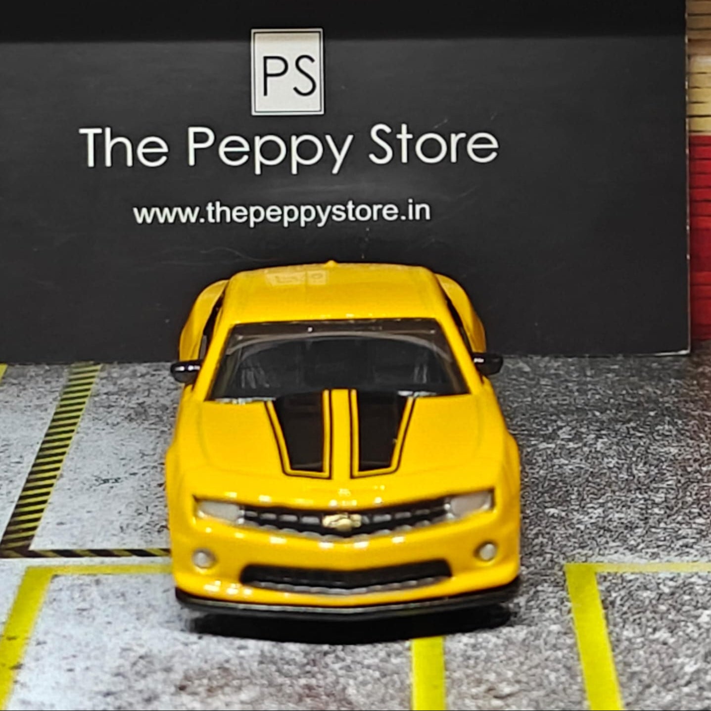 Scale 1 : 64 CCA 2013 Chevrolet Camaro SS Diecast Metal Model Car