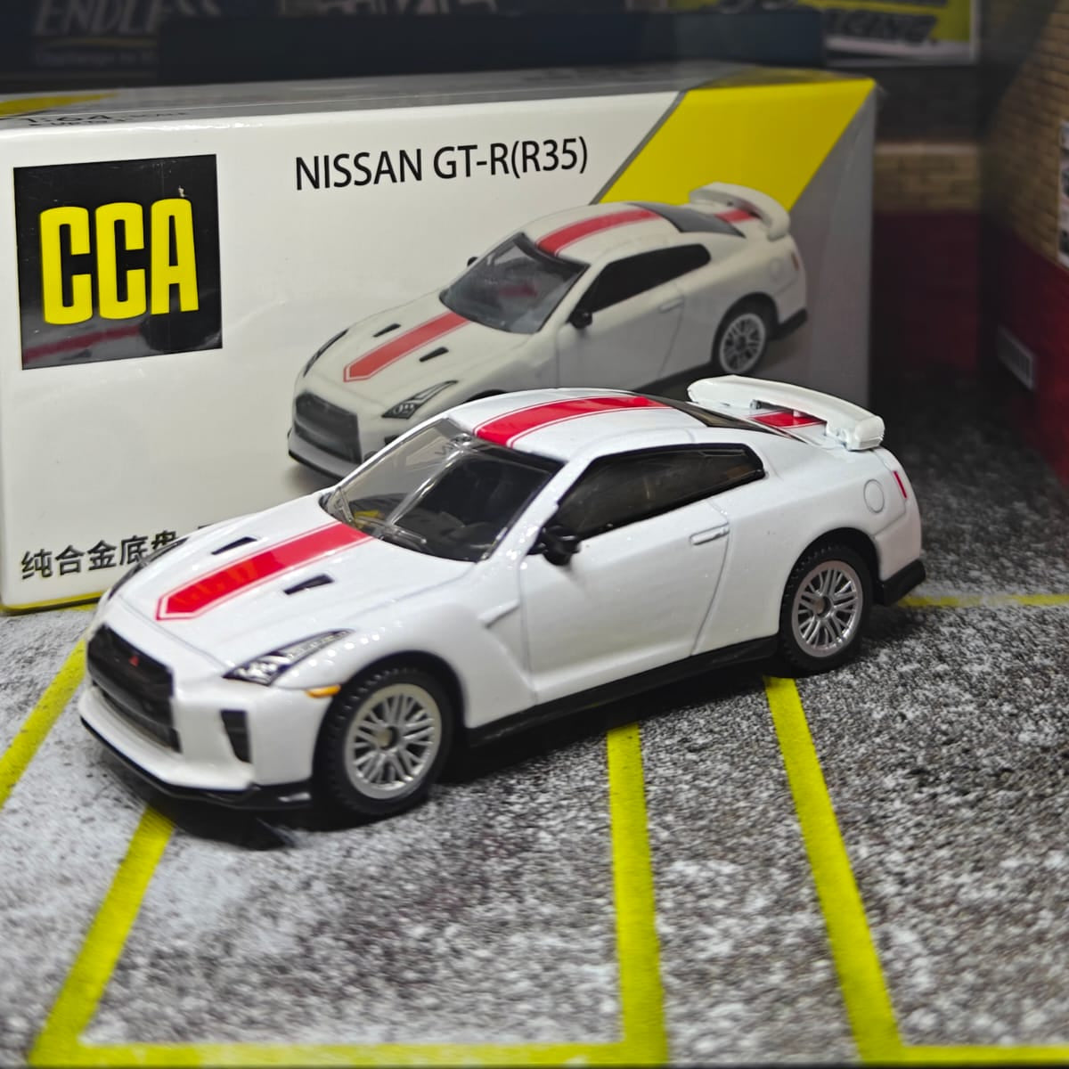 Scale 1 : 64 CCA Nissan GT-R (R35) Diecast Metal Model Car