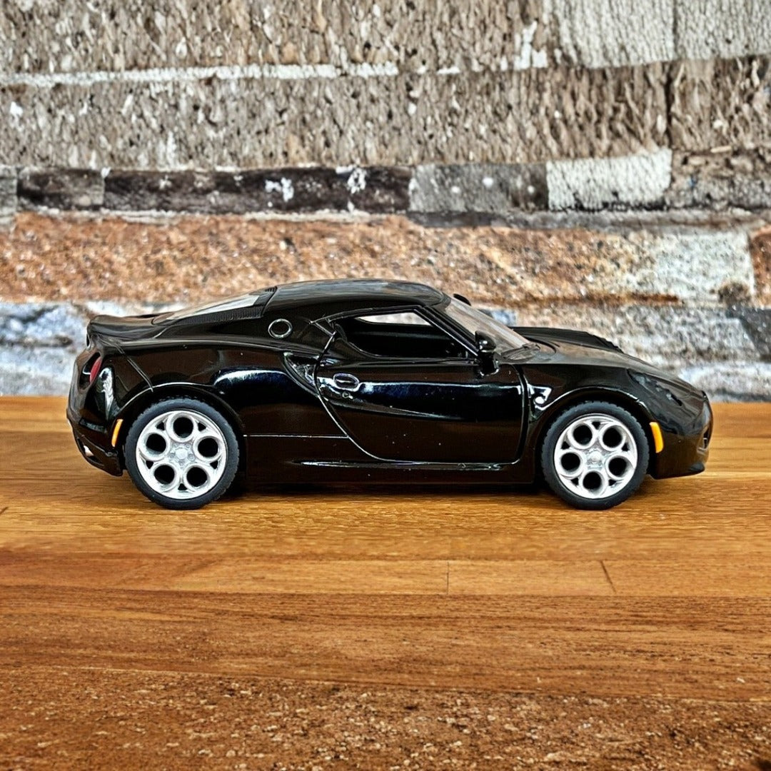 Kinsmart Metal Scale 1 : 32 Diecast Scale Model with Openable Doors and Pull Back Action- 2013 Alfa Romeo 4C