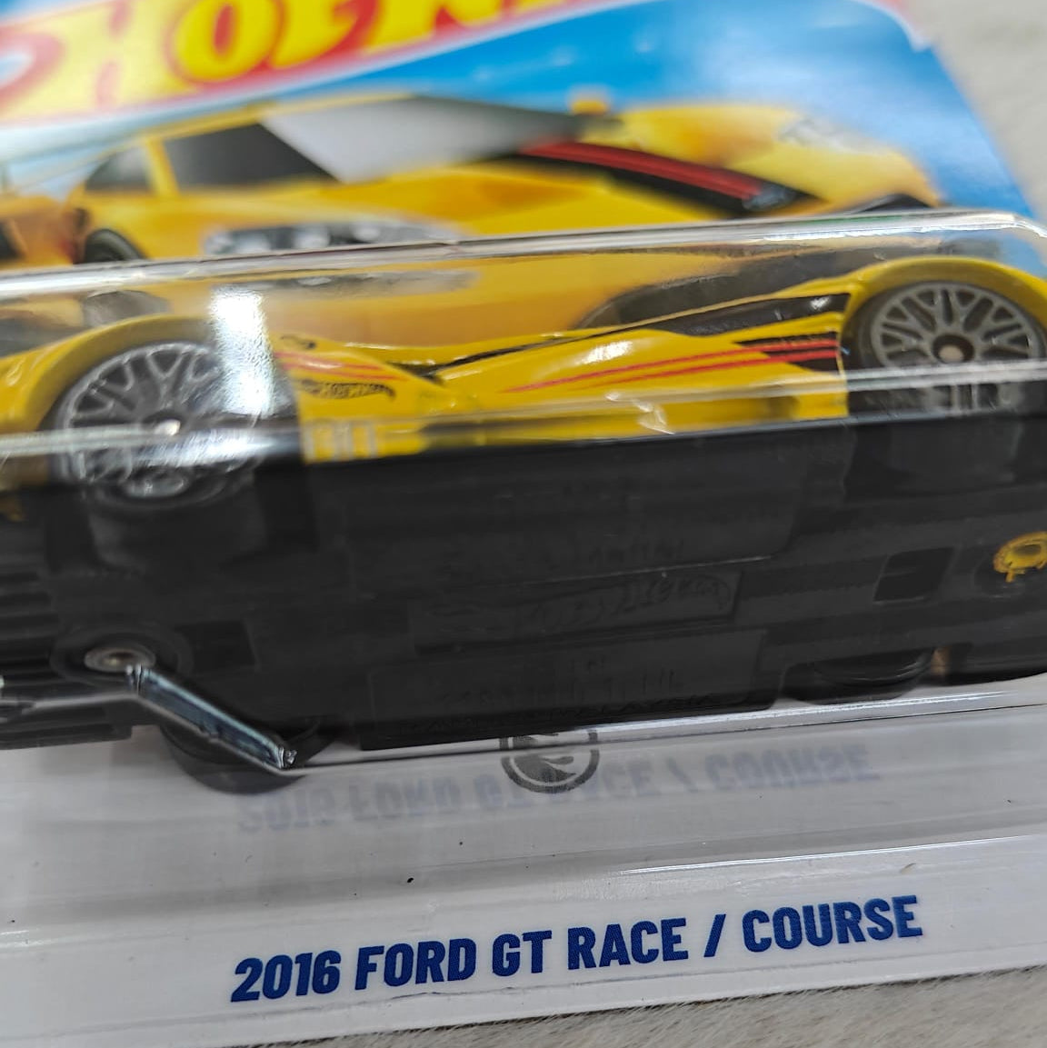 Hot Wheels 2026 Imported F Case Vehicle Collection -  Treasure Hunt 2016 Ford GT Race / Course