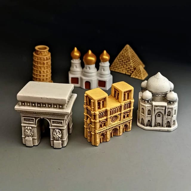 Monuments Mini Figures Set of 7