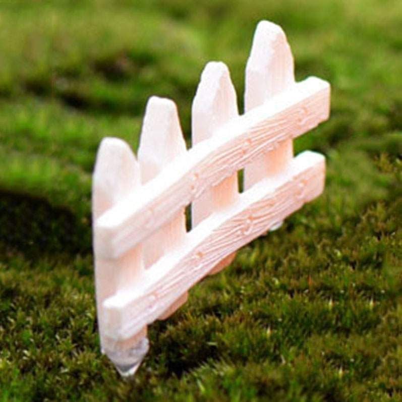 Mini Fence Decor Figure (Set of 4)