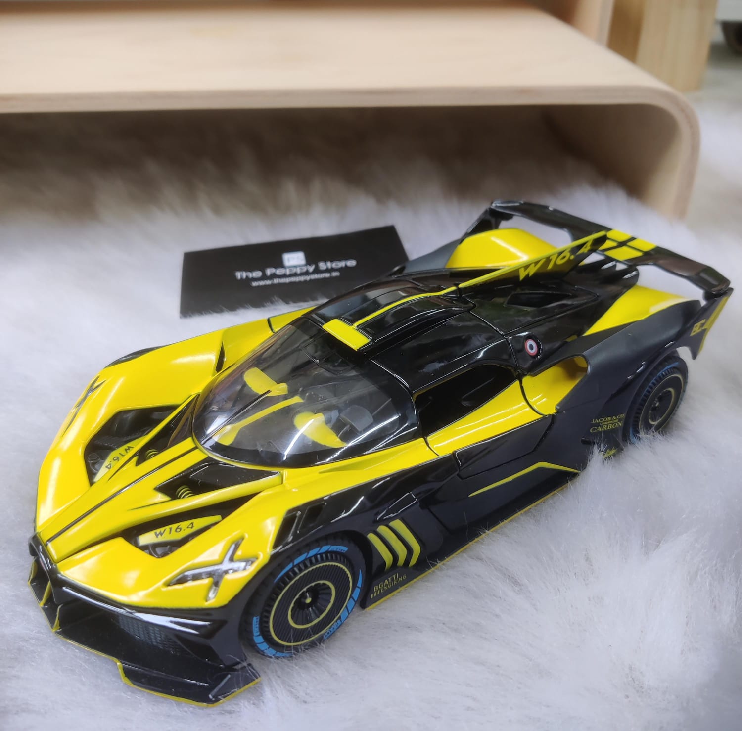 Bugatti DieCast 1 : 24 Simulation Sound And Light Pull Back Series Premium Diecast Car Model