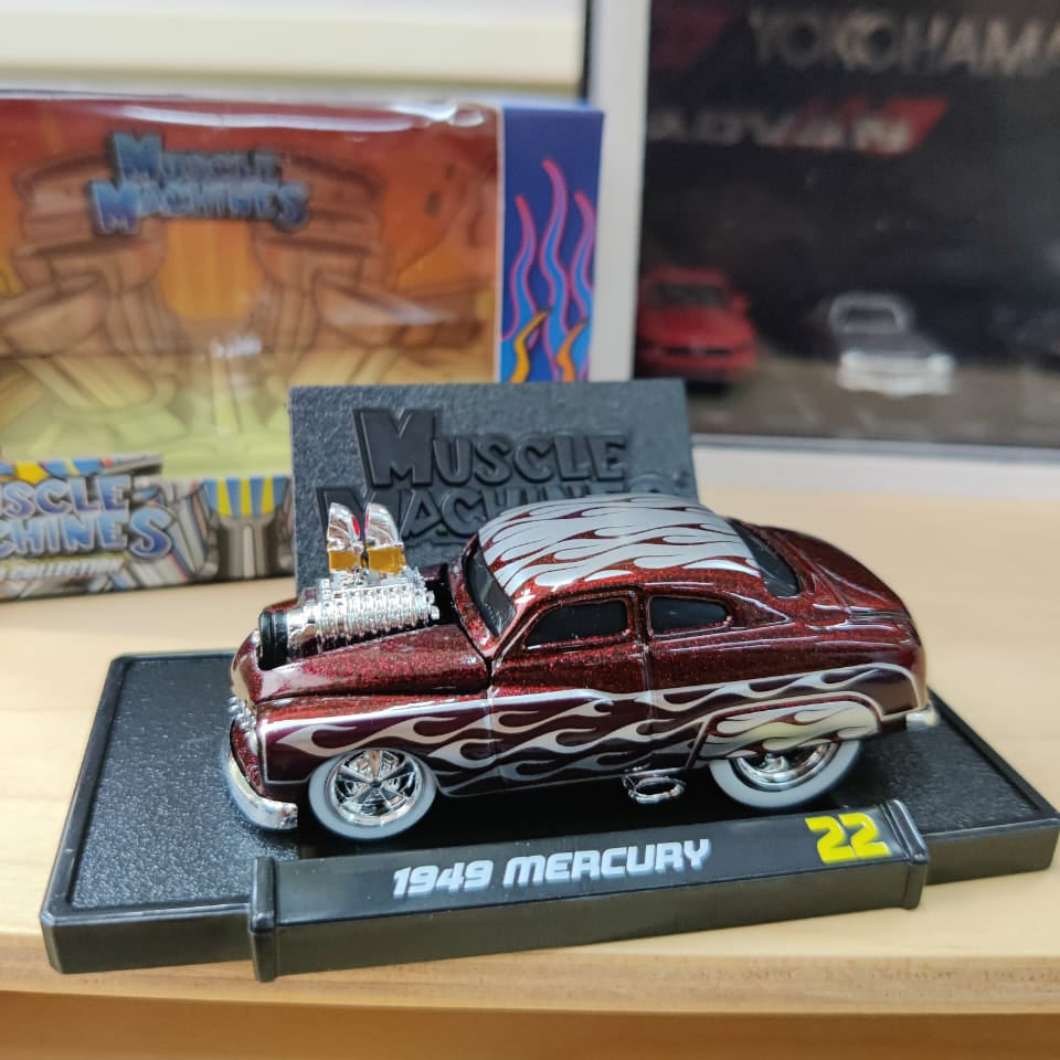 Maisto Official Licensed - Muscle Machines 1 : 64 Collection Diecast Scale Model -1949 Mercury 22