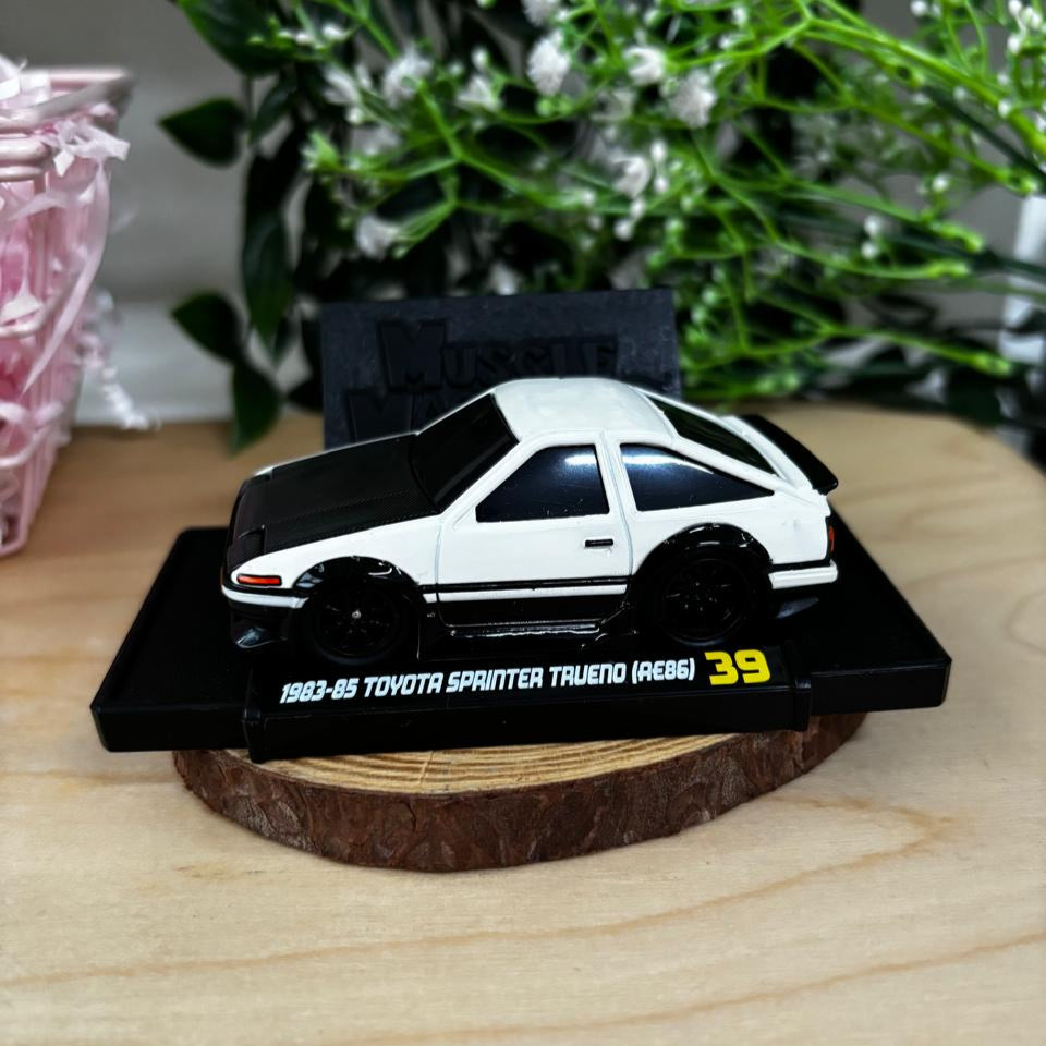 Maisto Official Licensed - Muscle Machines 1 : 64 Collection Diecast Scale Model - 1983-85 Toyota Sprinter Trueno AE86 39