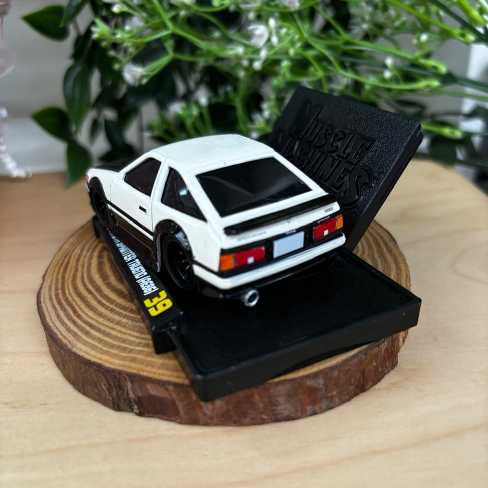 Maisto Official Licensed - Muscle Machines 1 : 64 Collection Diecast Scale Model - 1983-85 Toyota Sprinter Trueno AE86 39