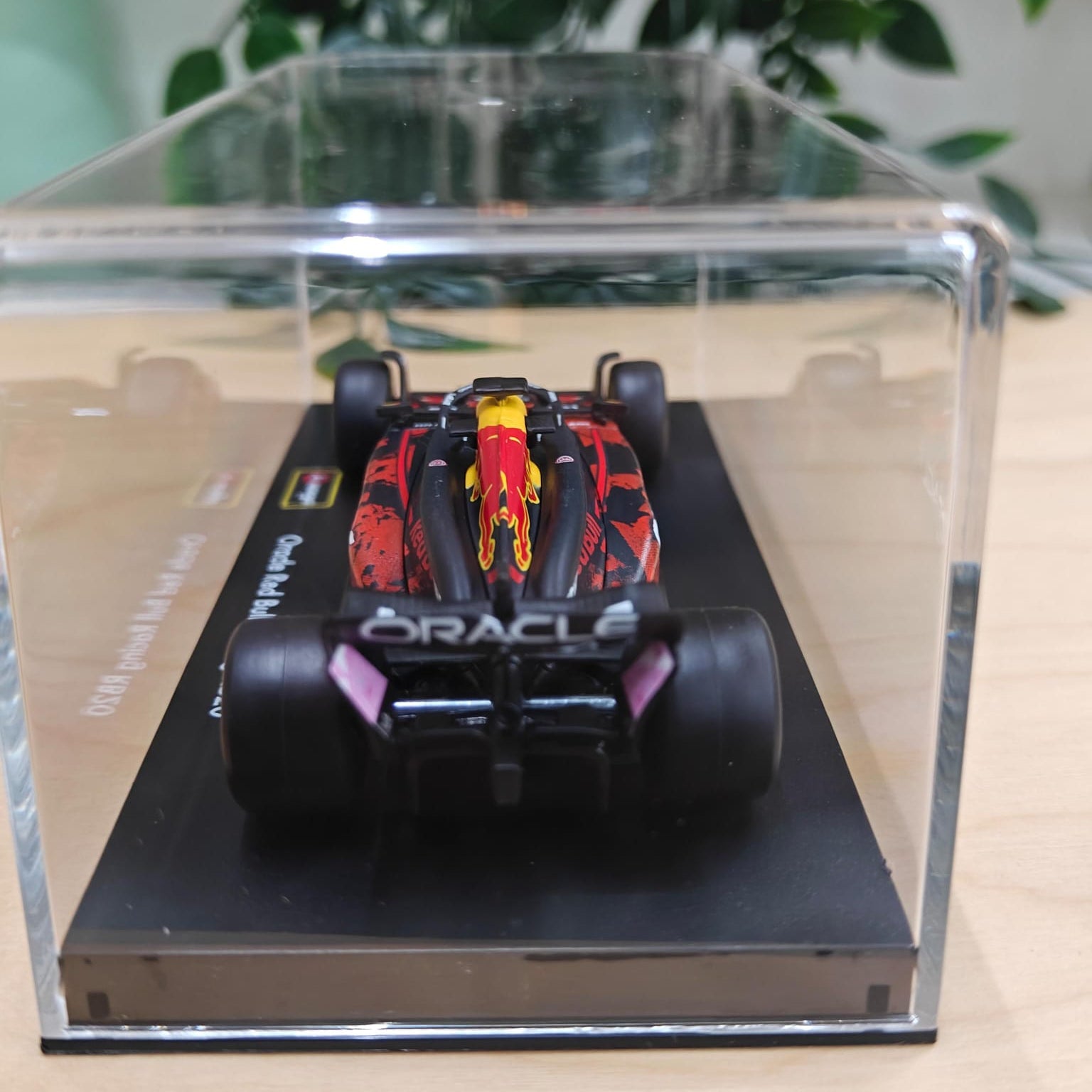 Bburago - 1/43 Scale Model - Oracle RedBull Racing RB20 2024 #1 Max Verstappen Formula 1 Diecast Car Model