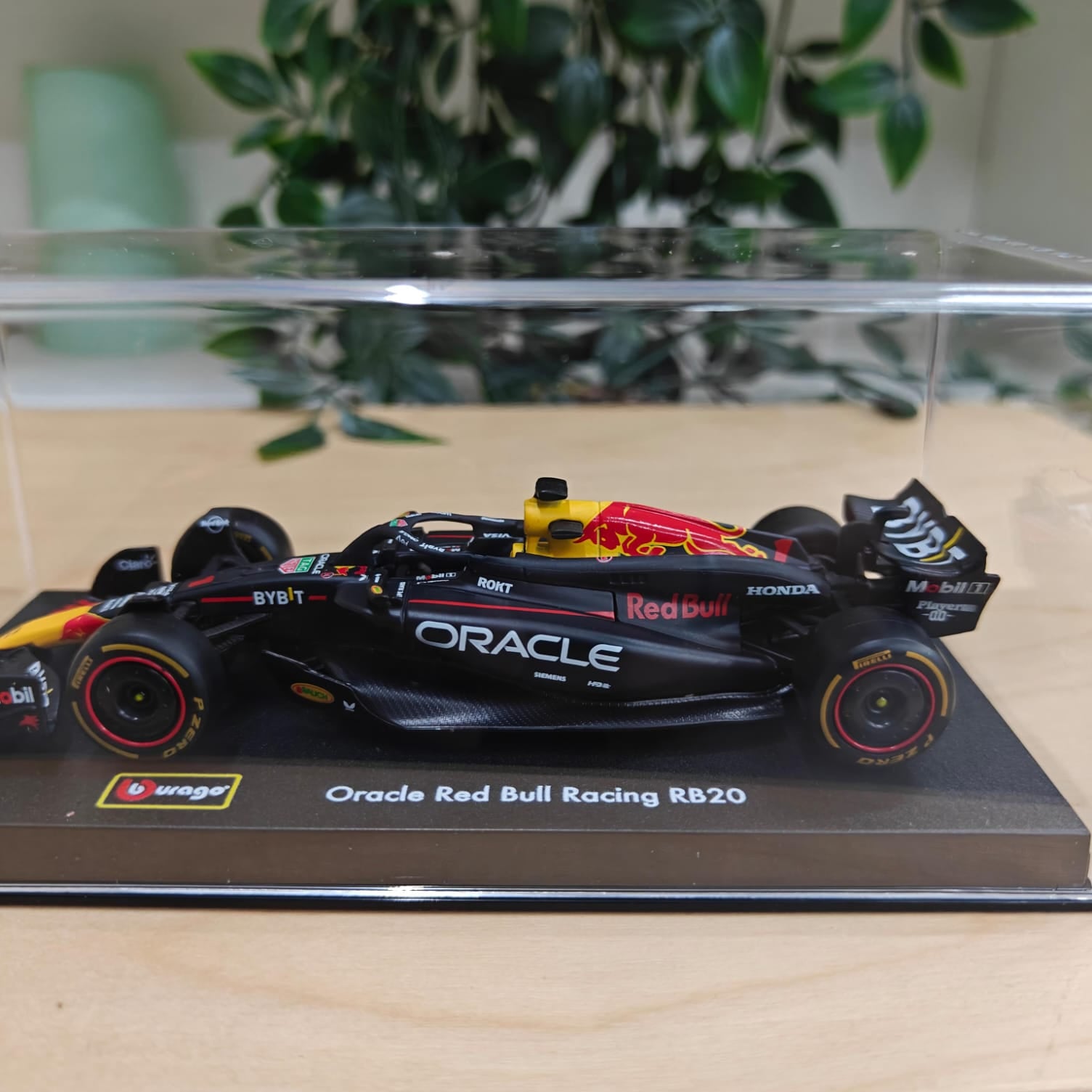 Bburago - 1/43 Scale Model - Oracle RedBull Racing RB20 2024 #1 Max Verstappen Formula 1 Diecast Car Model