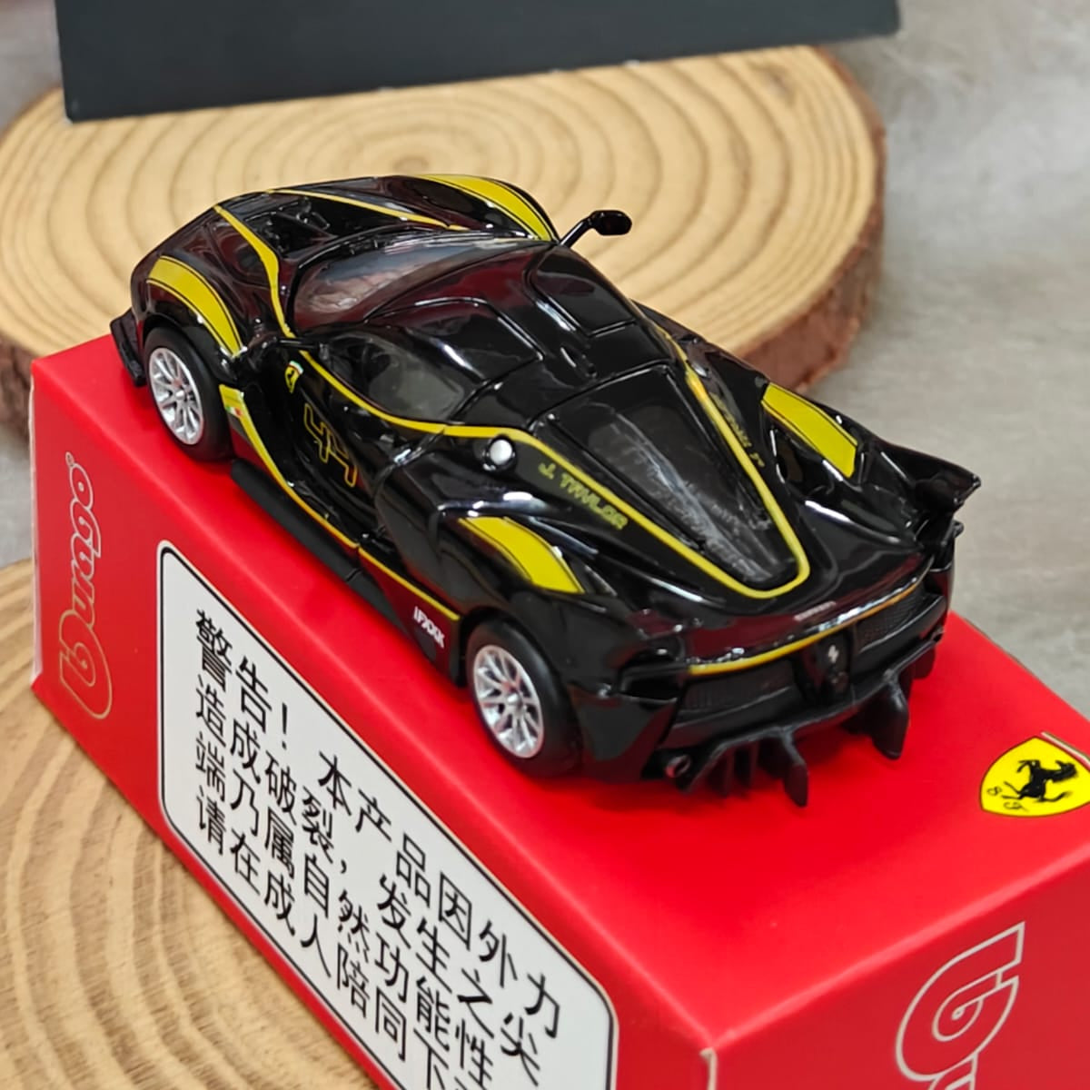 Official Bburago Fxx K - 1 : 64 Diecast Scale Model