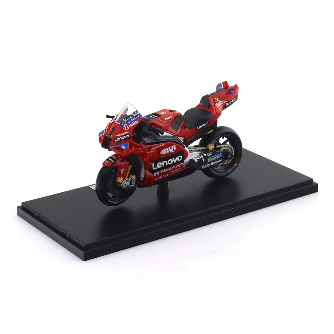 Maisto - 1 : 18 Diecast Scale Model - Official Licensed Product - Desmosedici GP 2024 - Ducati Lenovo Team #1 Francesco  Bagnaia 2024 World Team Champion