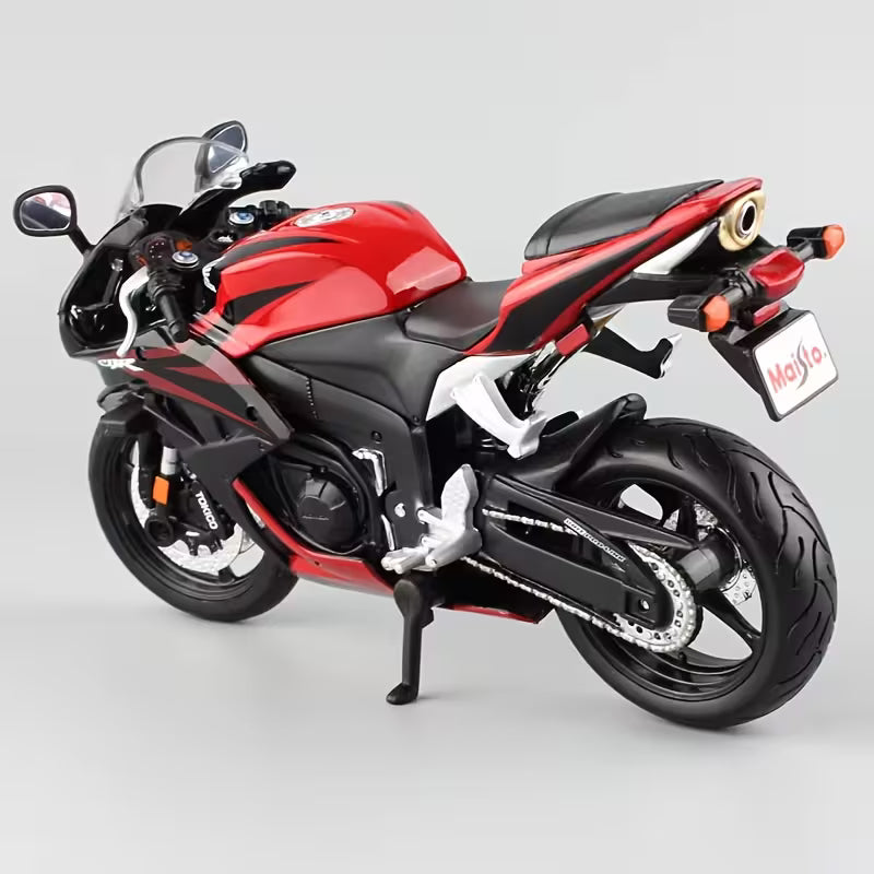 Maisto - 1 : 12 Diecast Scale Model - Official Licensed Product - Honda CBR600RR
