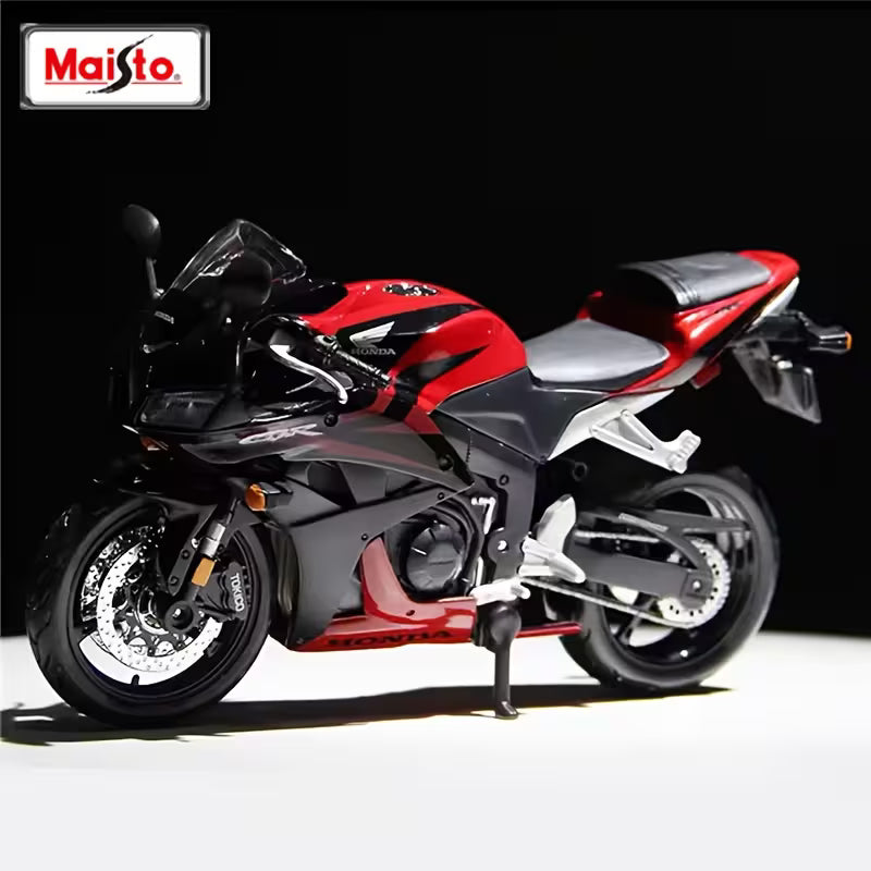 Maisto - 1 : 12 Diecast Scale Model - Official Licensed Product - Honda CBR600RR