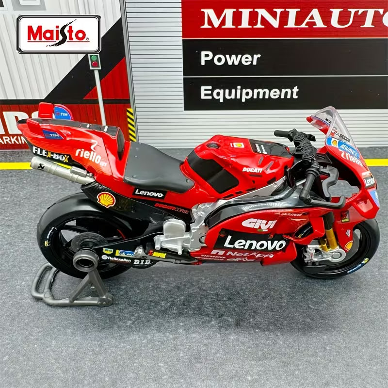 Maisto - 1 : 18 Diecast Scale Model - Official Licensed Product - Desmosedici GP 2024 - Ducati Lenovo Team #1 Francesco  Bagnaia 2024 World Team Champion