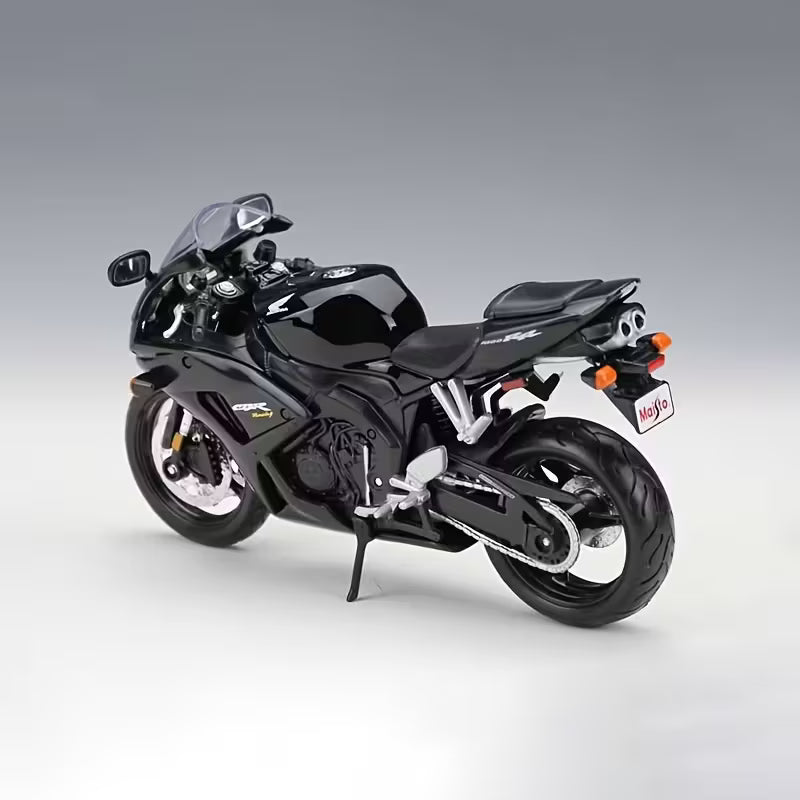 Maisto - 1 : 12 Diecast Scale Model - Official Licensed Product - Honda CBR1000RR