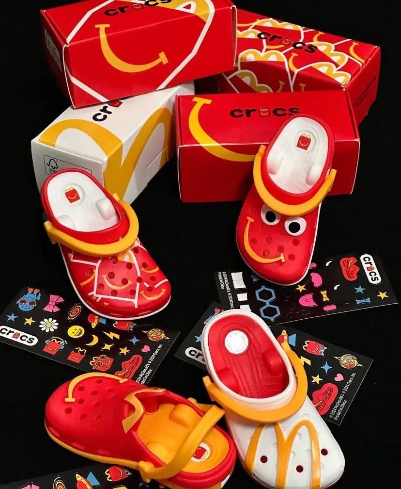 Crocs Miniature Showpiece (Random Design Will Be Brovided)