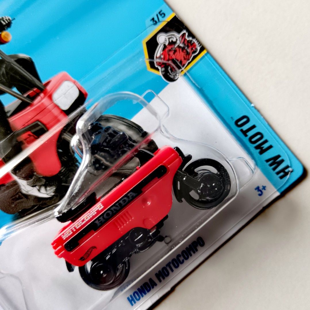 Hot Wheels 2025 J and K Case Vehicle Exclusive Collection - Honda Motocompo