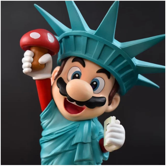 Super Mario - Statue Of Liberty Cosplay Collectable Figure - 20 cm