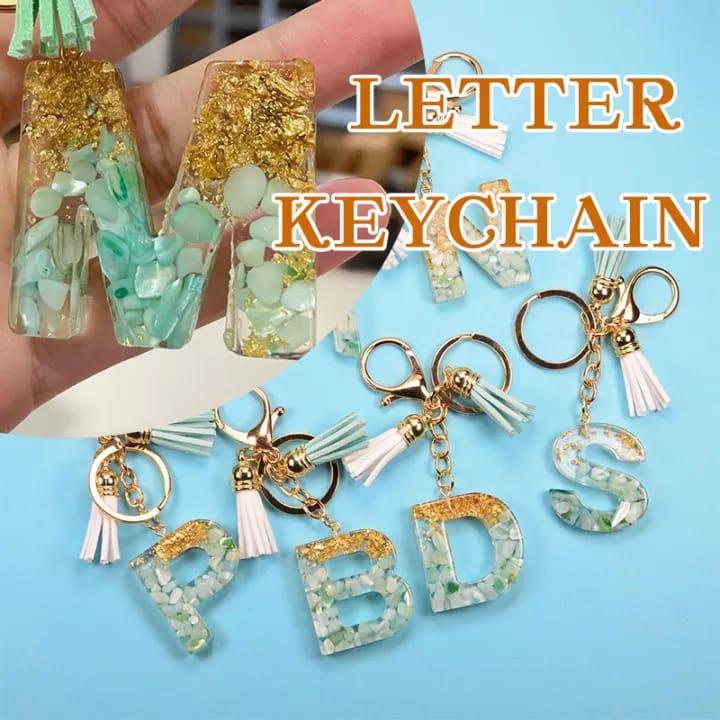 LETTER KEYCHAINS + BAGCHARM - ThePeppyStore